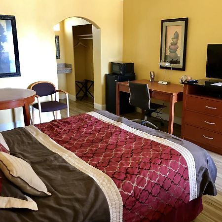 Livingston Town & Country Motel المظهر الخارجي الصورة